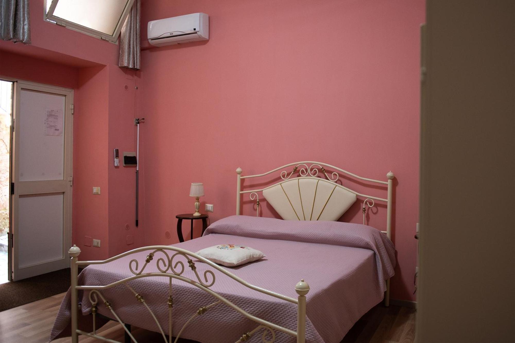 Mandevilla Home Caiazzo Екстериор снимка